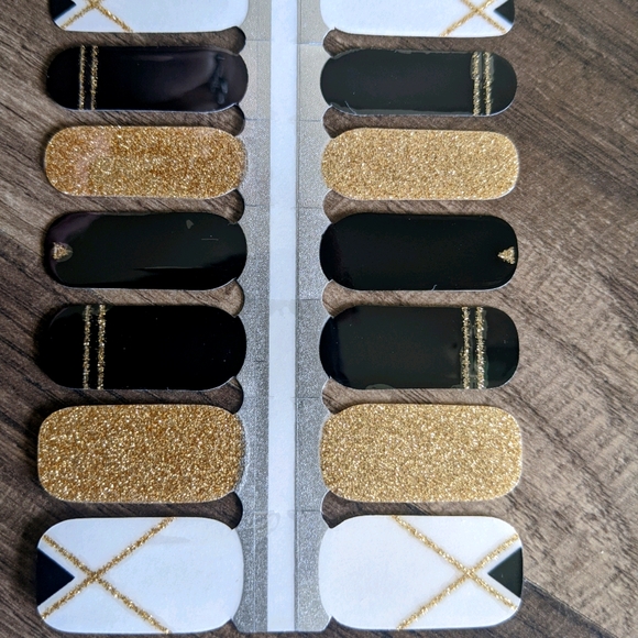Nail Wraps - Black and Gold Modern Geometry - Picture 1 of 1